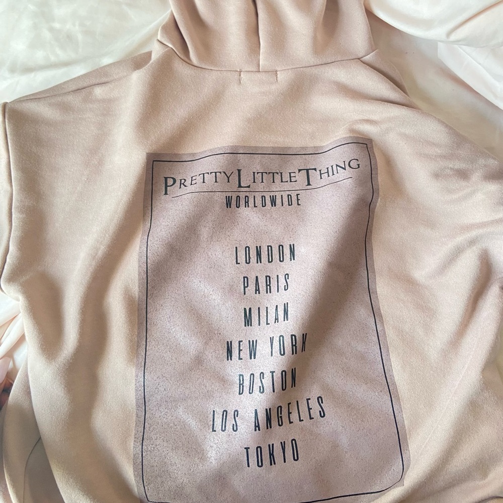 PRETTYLITTLETHING Hoodie